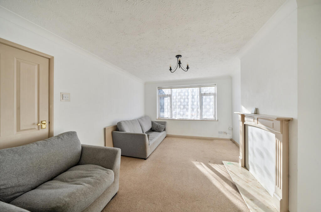 1376469-3-691c6b7...