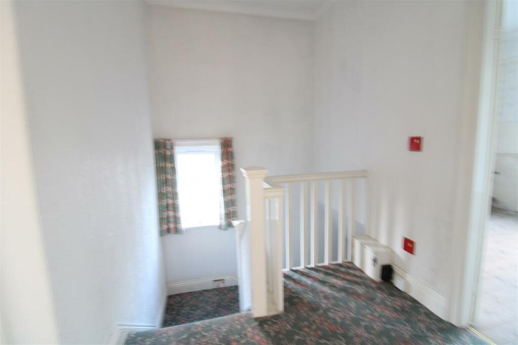 FIRST FLOOR LANDING