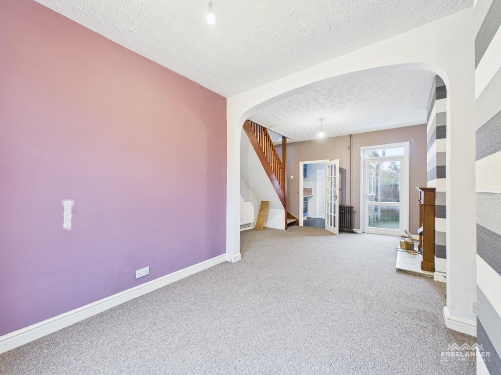 Clifton Square, Griffithstown, Torfaen