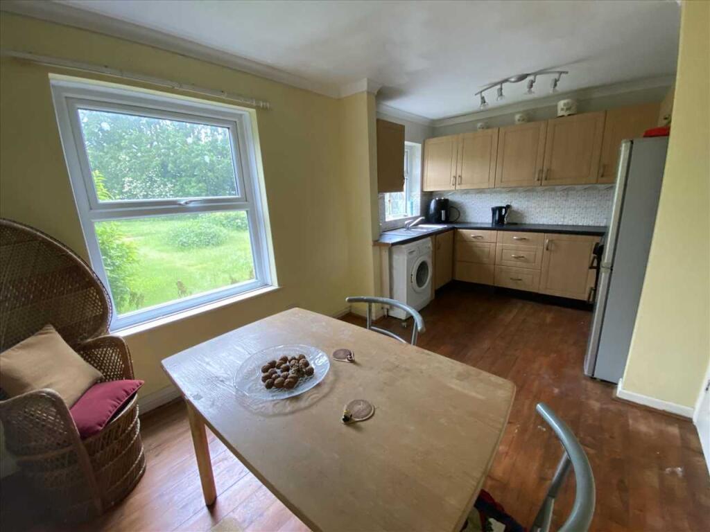 Dining Kitchen: