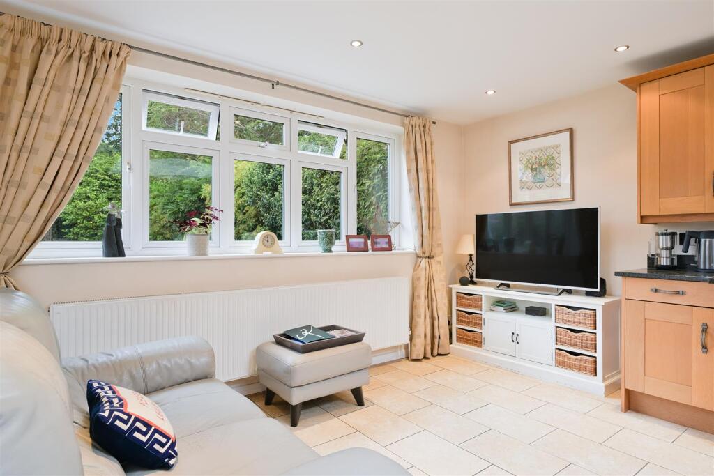 GROVE LODGE- (14).jpg