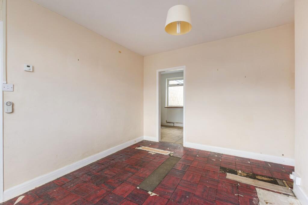 56 Langley Crescent, Harlington, Hayes, UB3 5HN