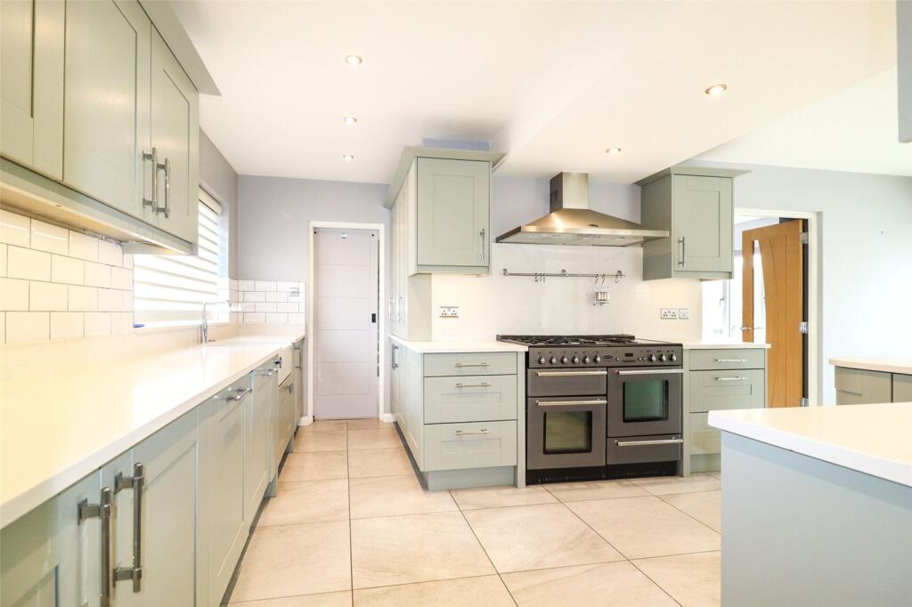 Kitchen/ Breakfast