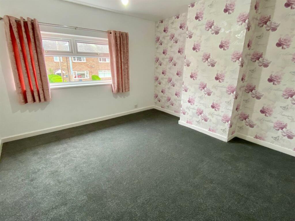 bed 1.jpg