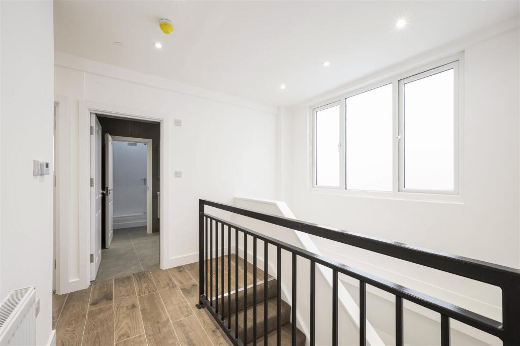 Flat 3, 80 Durham Road,10.jpg