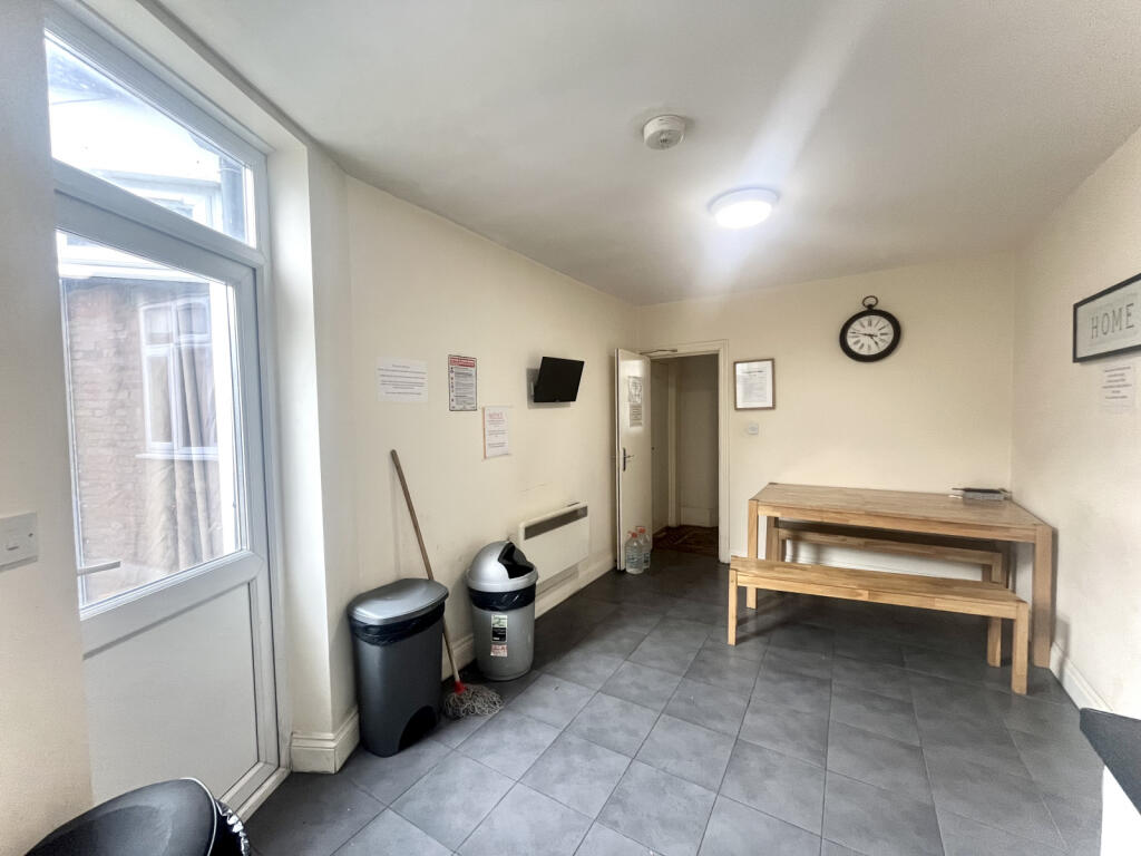 Communal Kitchen/Dining