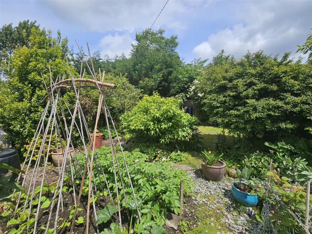Gardens (2).jpg