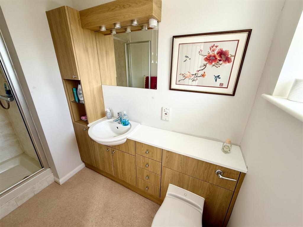 en suite shower room