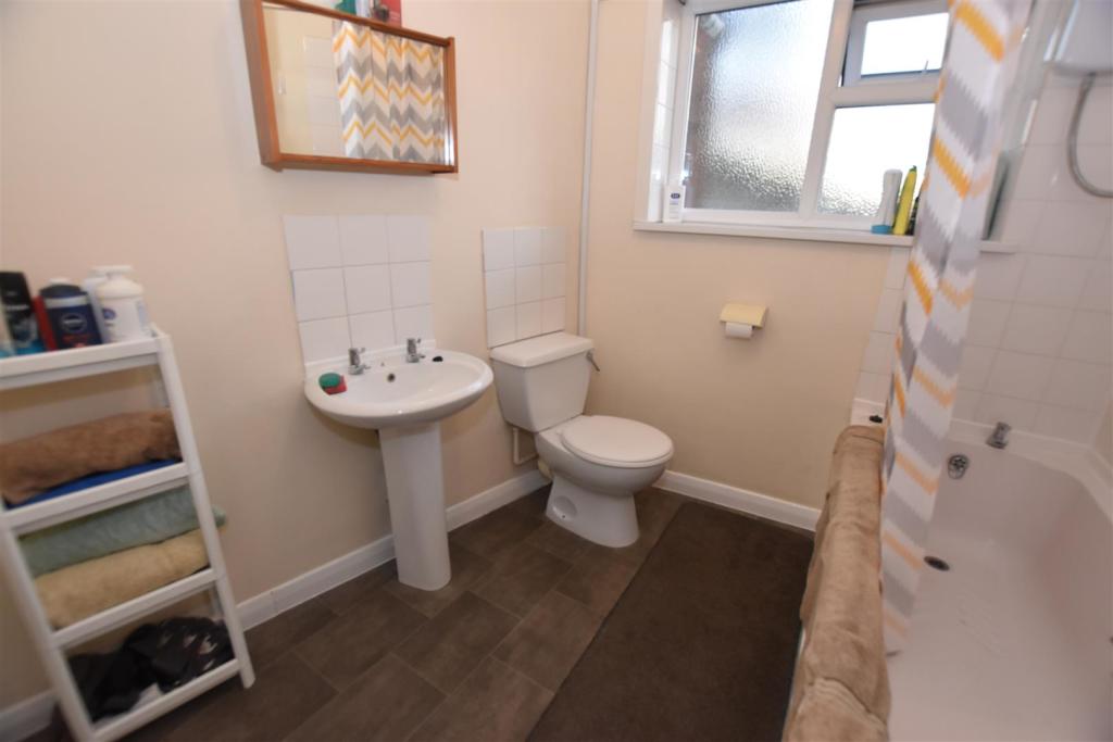 Bathroom.JPG