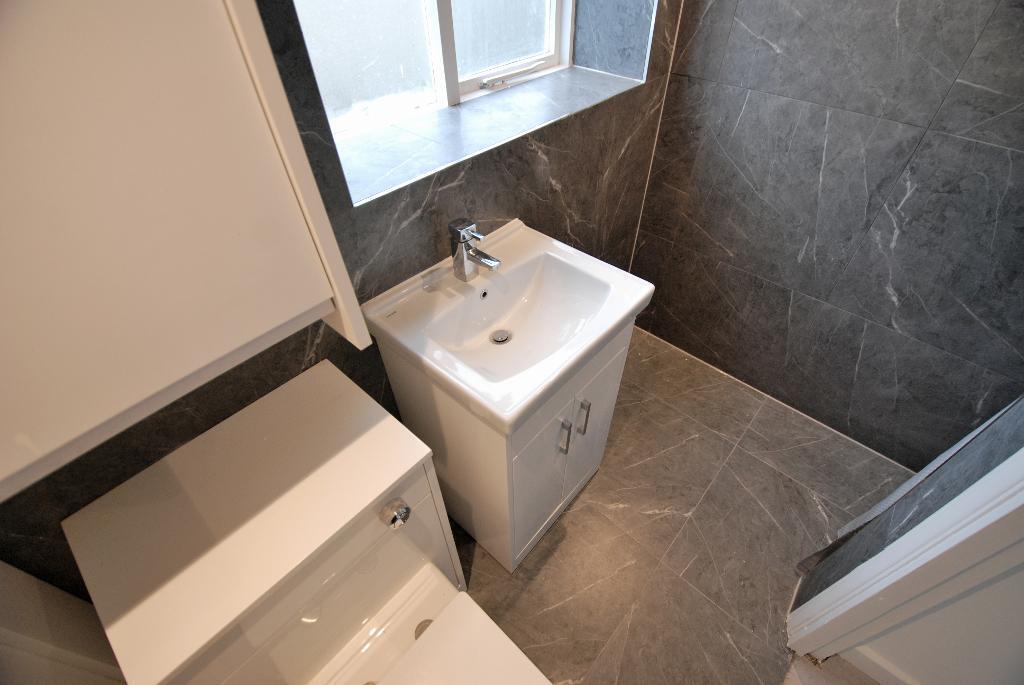 Luxurious Shower Room