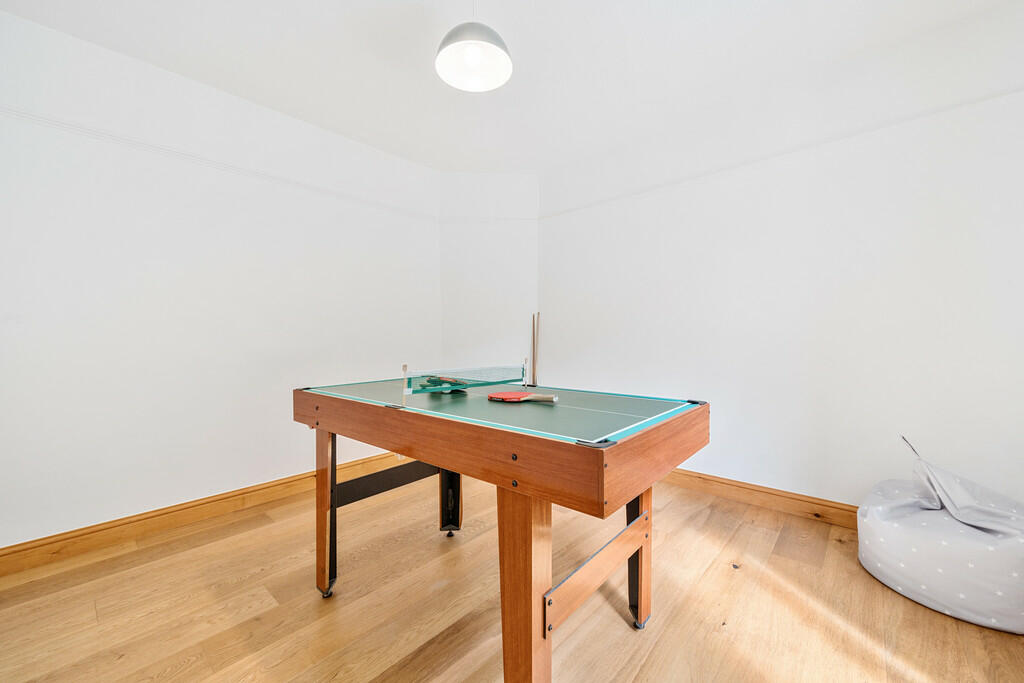 Games Room/Bedroo...