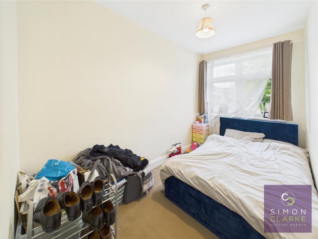 CAM03369G0-PR0250-STILL002.jpg