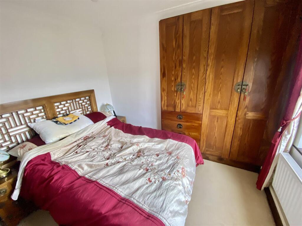 Bramleys Estate Agents - Back Lane, Mirfield (9).j