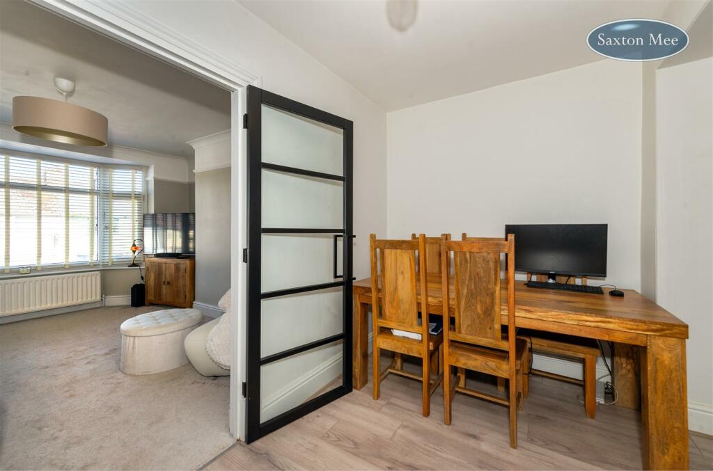 dining room 1b.jpg