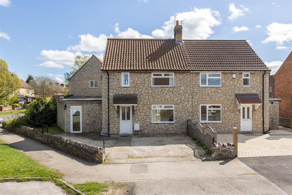 Manor Drive 68 External-2.jpg