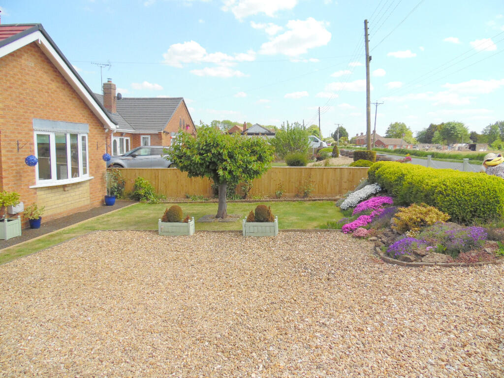 FRONT GARDEN
