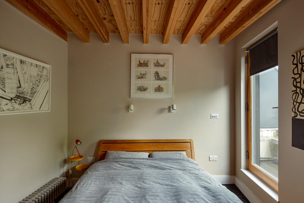 299699 - 25_7_17_TMH N16 0RR10086-Edit.jpg