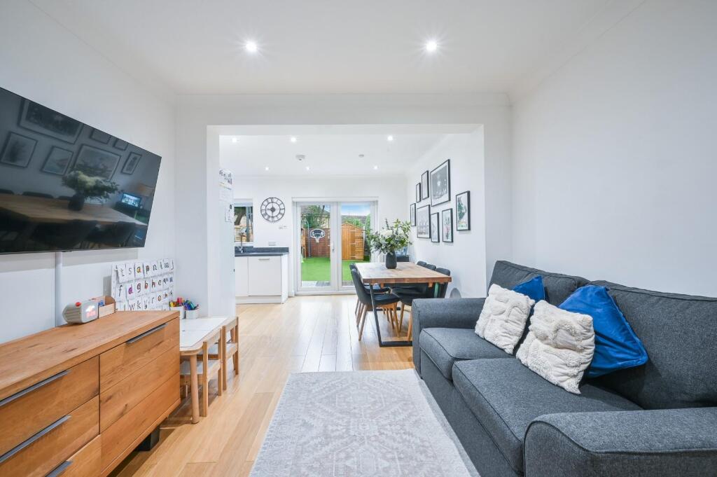 THE HAWTHORNS,  (4).jpg