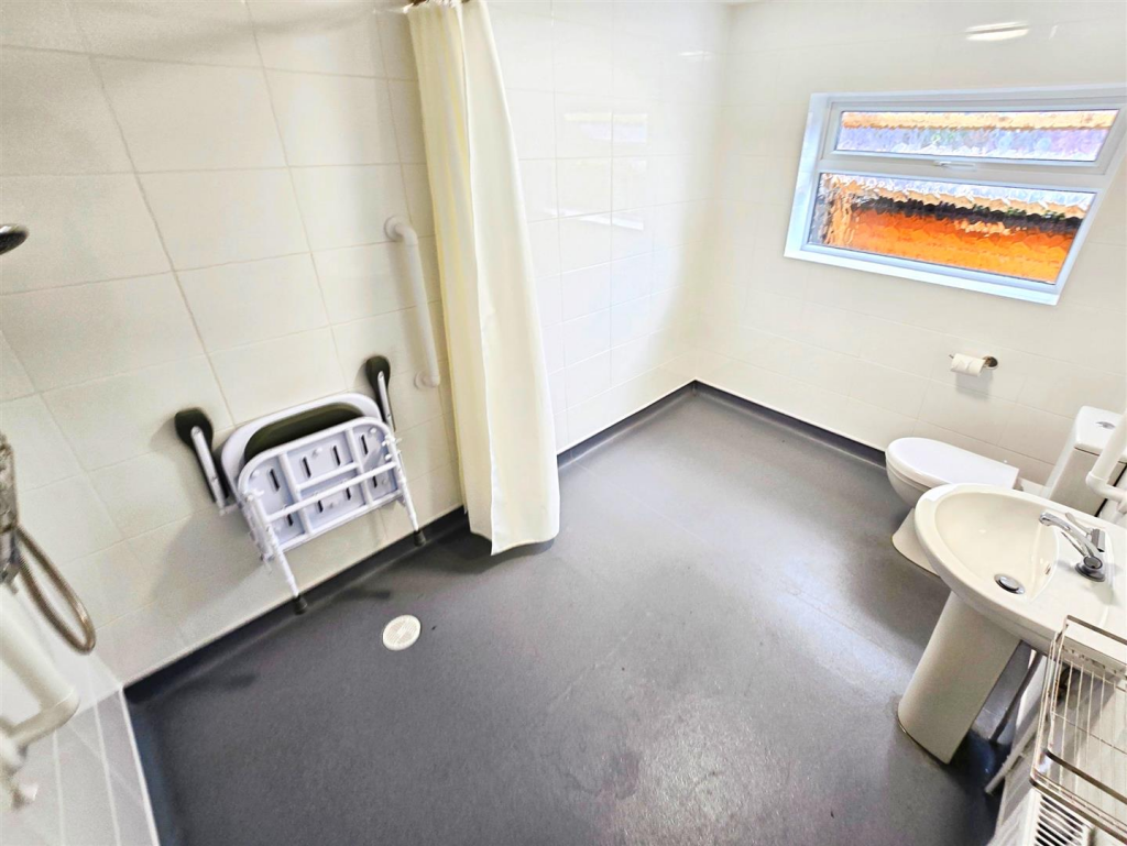 Queen-Street-Rushden-Terrace-home-best-estate-agen