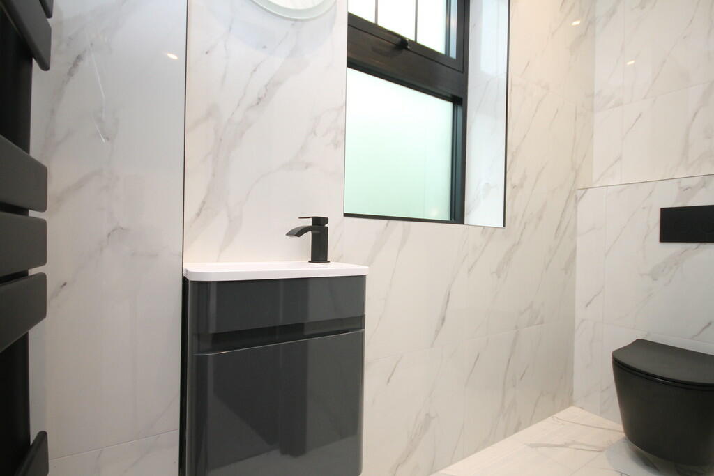 ensuite wc