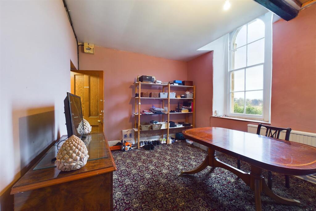 Rumwell Park, Wellington Road Rumwell, Taunton, TA