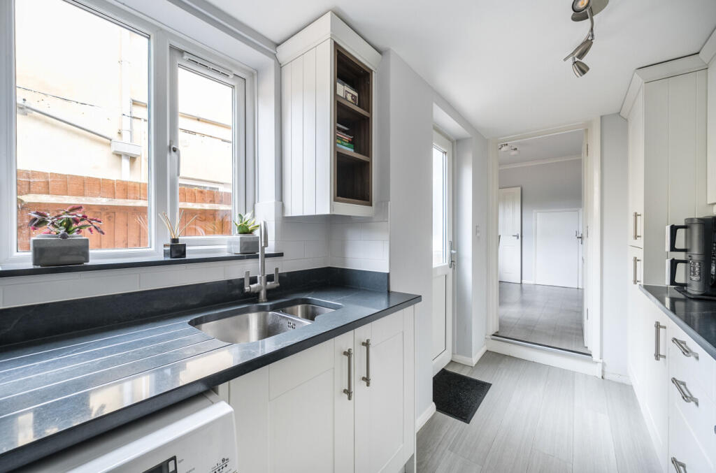 1307294-12-685936...