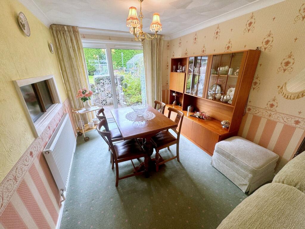 Lounge/Dining Room