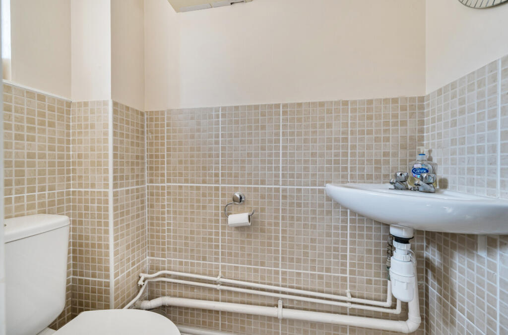 1335449-4-68a5fe2...