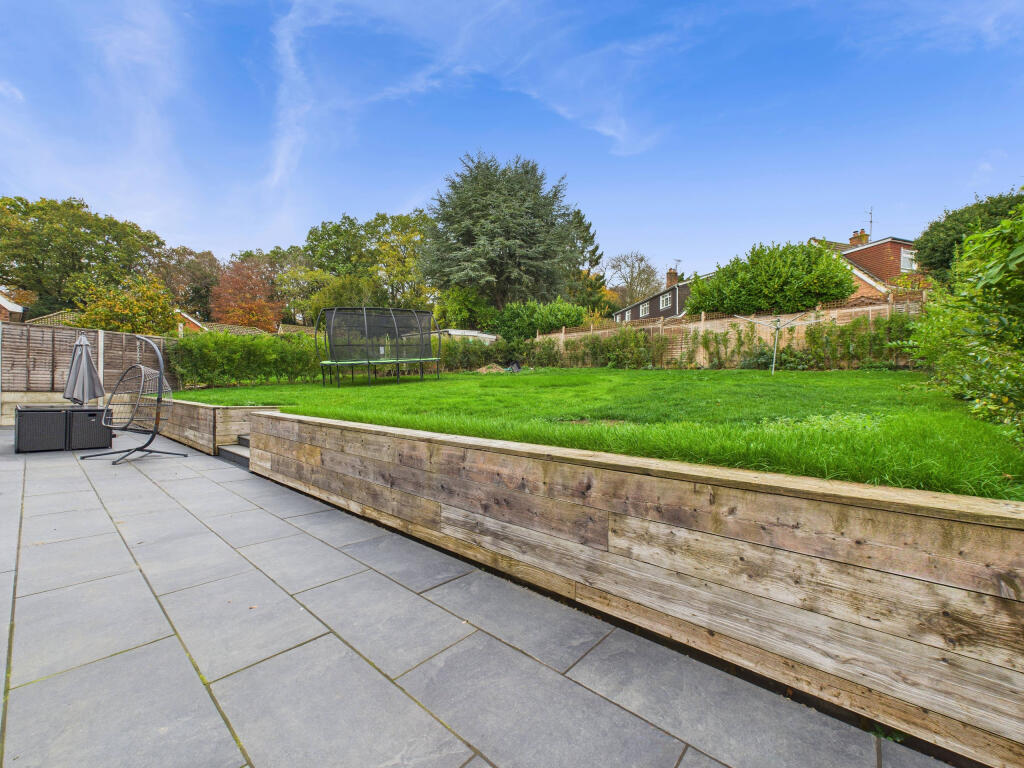 CAM01984G0-PR0530-STILL019