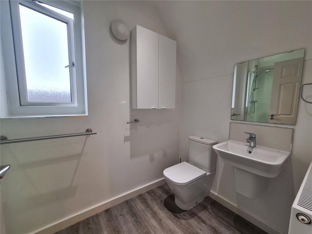 Ensuite: