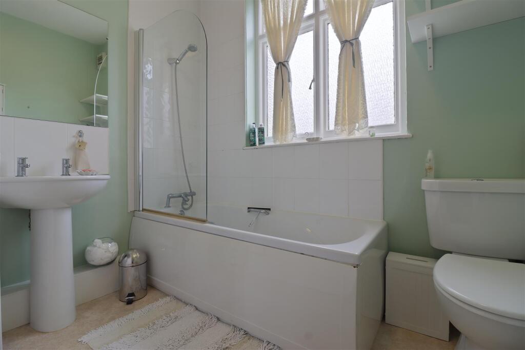 Bathroom.jpg