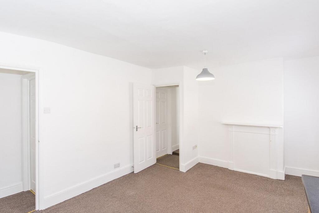 (Open Plan Living/Kitchen Photo Three)