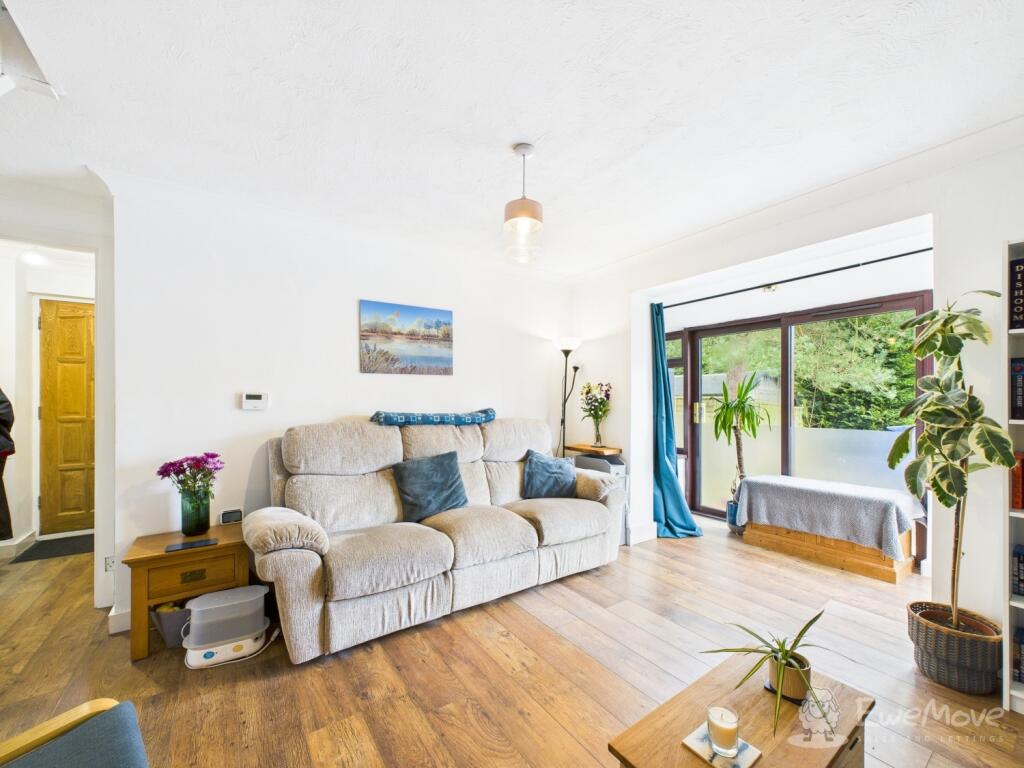 CAM03624G0-PR0109-STILL010