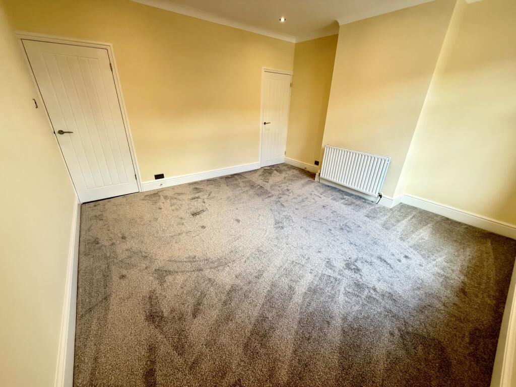 Master bedroom (2)