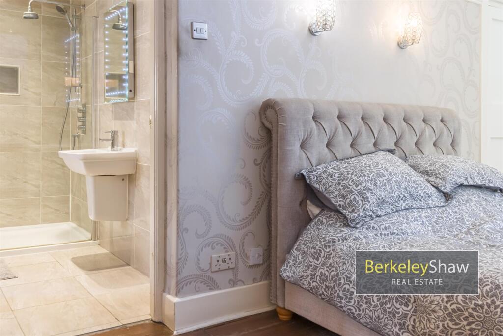 Sycamore Avenue Crosby L23