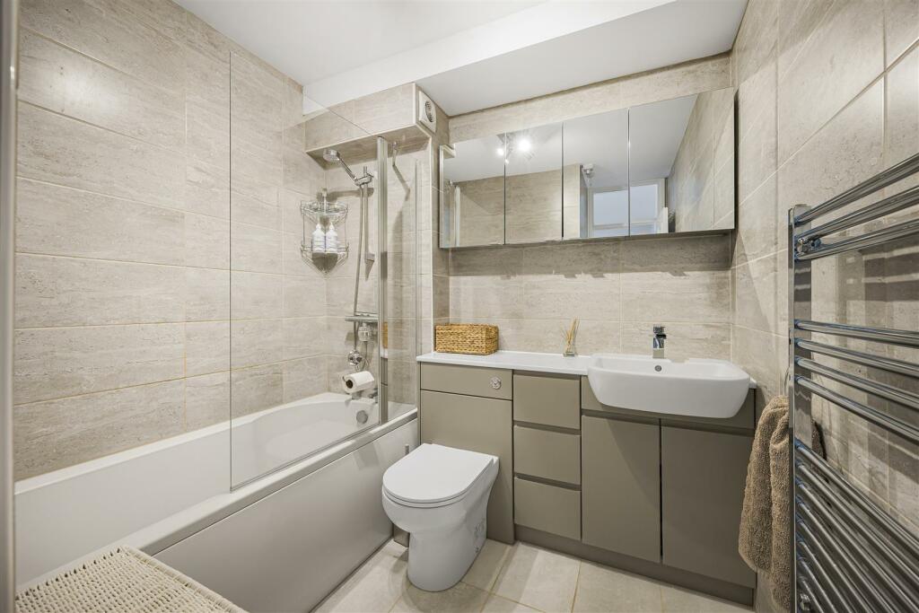 Bathroom.JPG