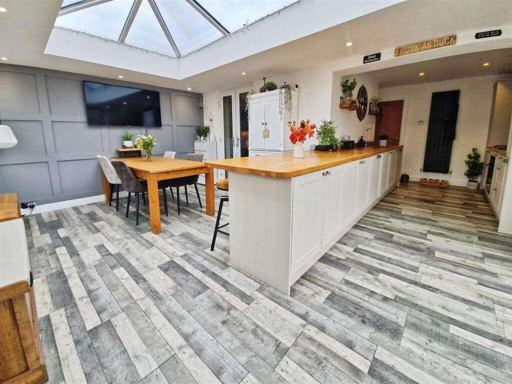 Kitchen/Breakfast Room