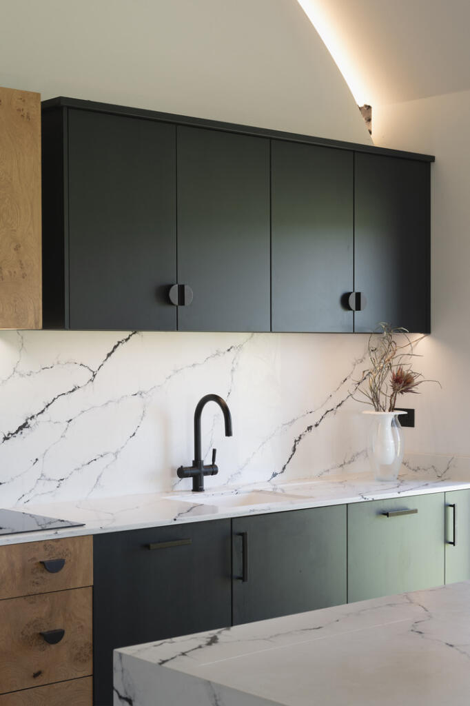 286792 - Bramley Barn ph39 copy.jpg