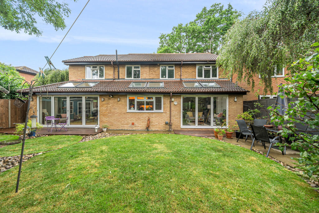 1302727-5-683f3f5...