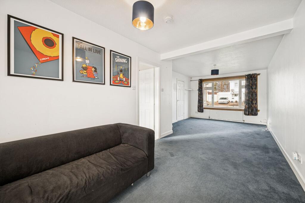 Lounge/ Dining Area