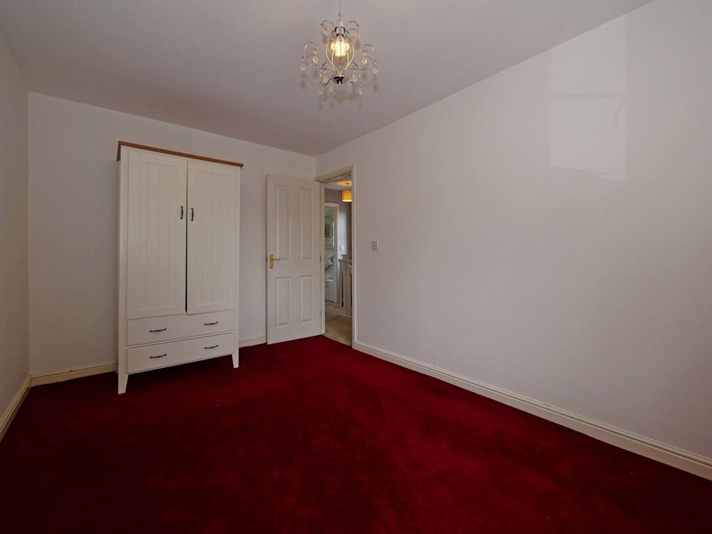 39 MOATHOUSE WAY ...