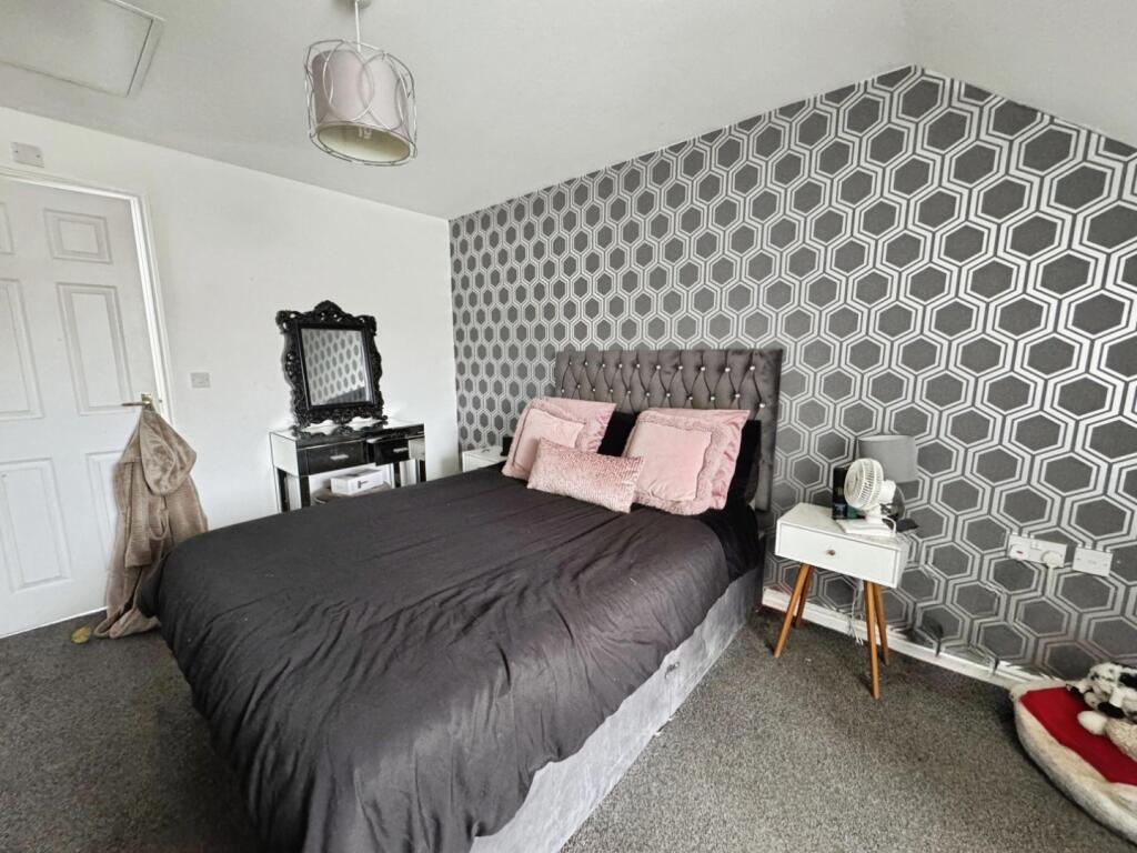 pbox-bedroom-335131.jpg