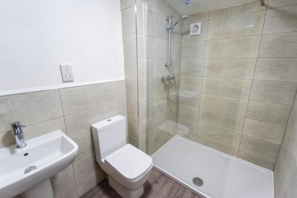 BAthroom 2.jpg