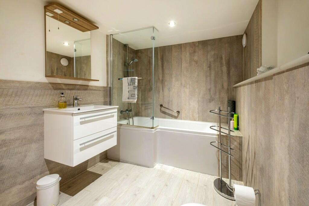 Hacheston Lodge -...