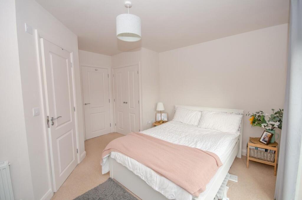 Bedroom one pic 3.jpg