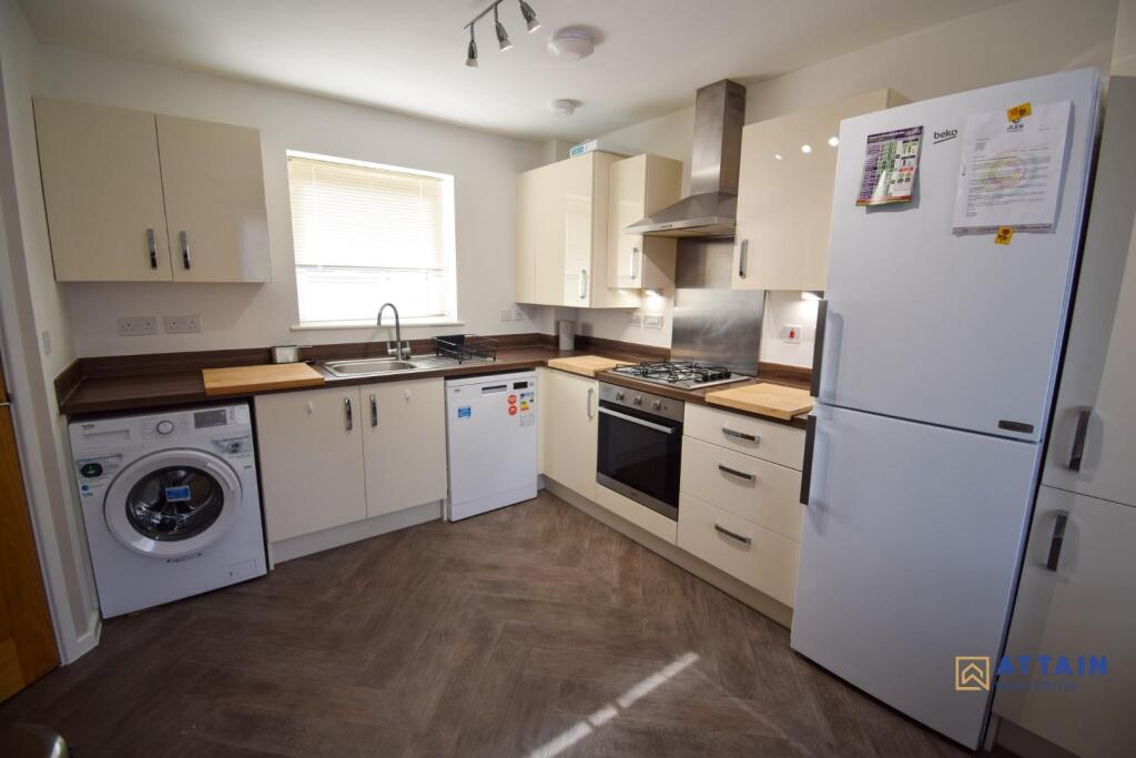 Kitchen Close.jpg