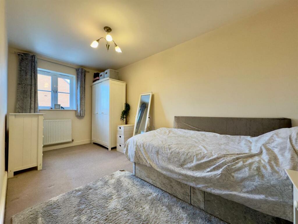 bed 2 - 2.jpg
