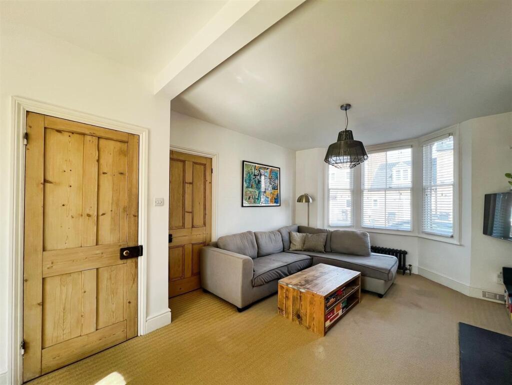 bf0cffef-Plymouth 20Place 20Living 204.jpeg