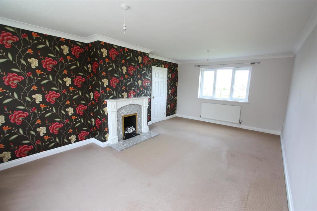 6 Smithfield Court Lounge