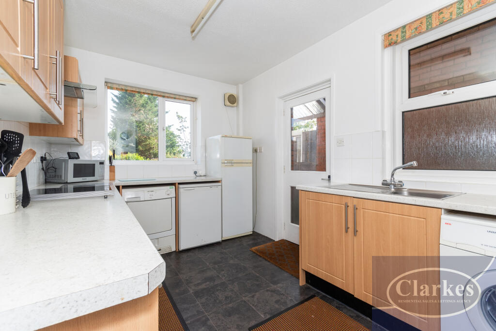 FC057_94 PINE RD_028